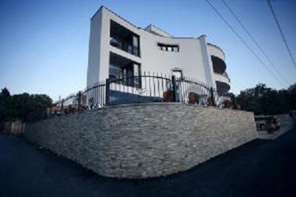 Villa M Добра-Вода Экстерьер фото